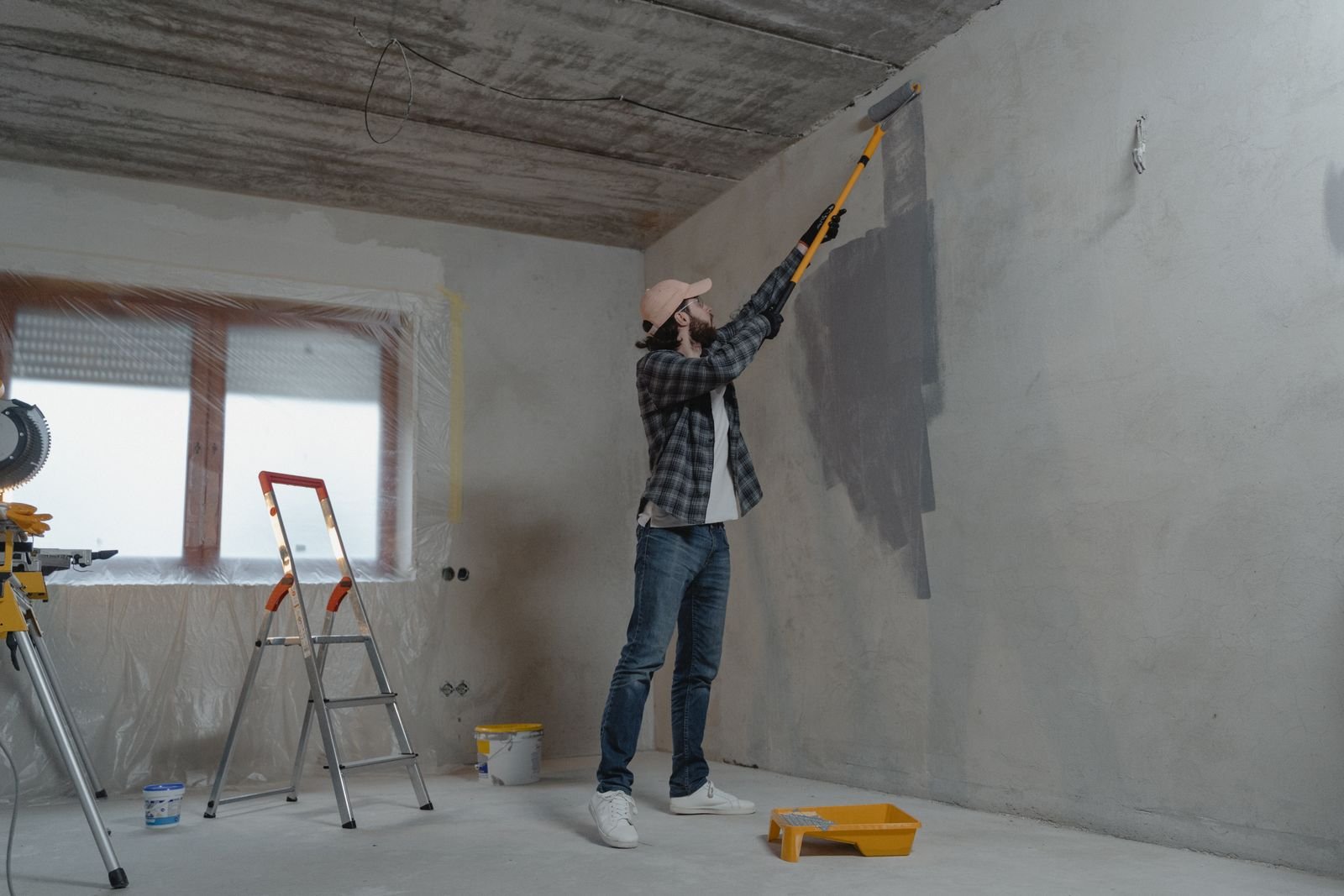 Paint Calculator for Painters: How to Estimate an Interior Repaint Paint Calculator for Painters: How to Estimate an Interior Repaint