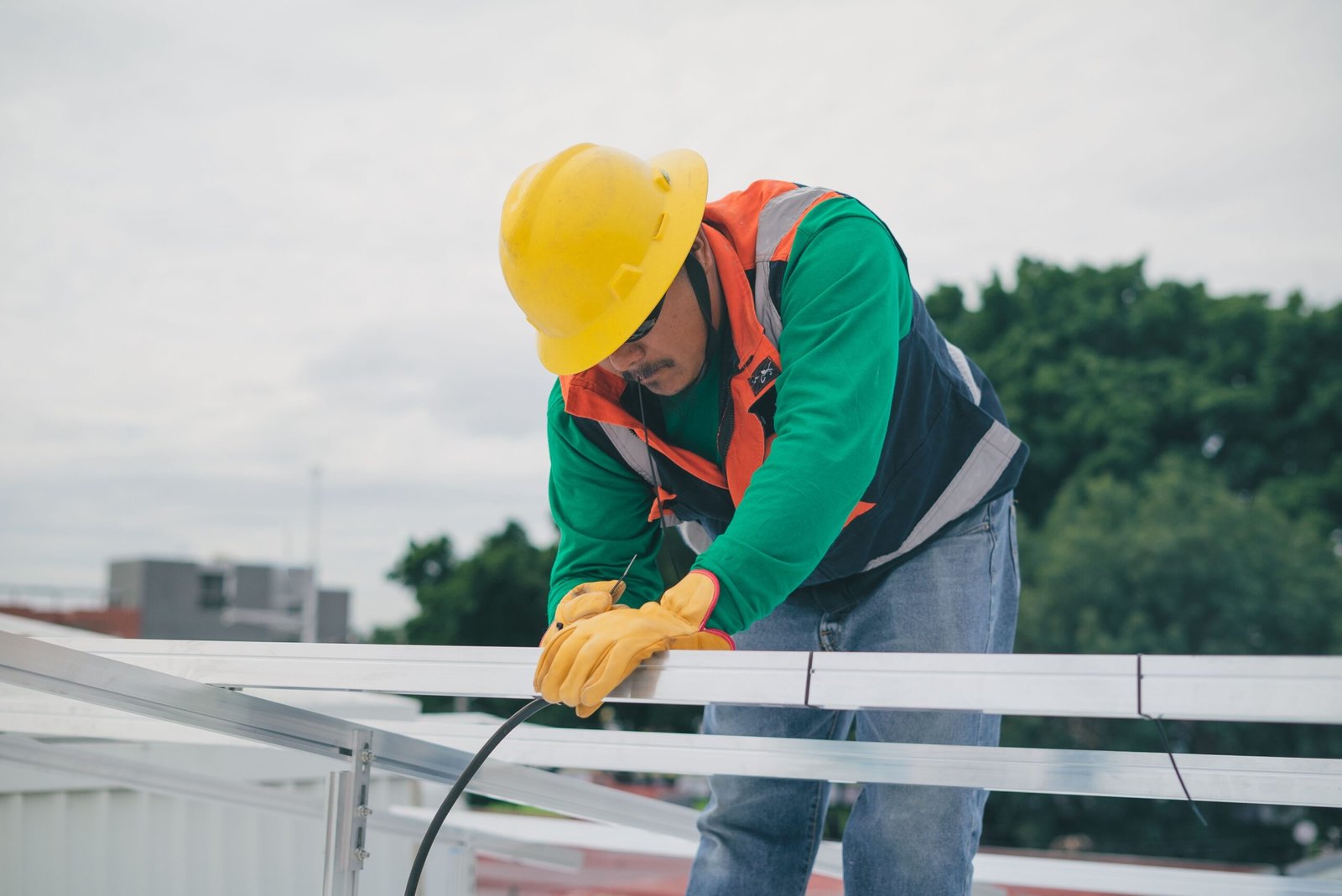 Who answers when you’re on a job? Missed-call options for small trade crews