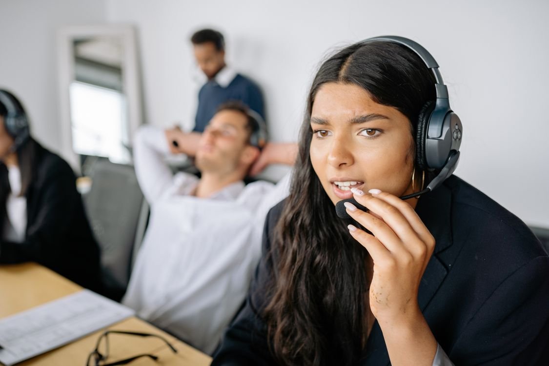Human answering service or AI receptionist after hours? Compare by call type, not by price Human answering service or AI receptionist after hours? Compare by call type, not by price